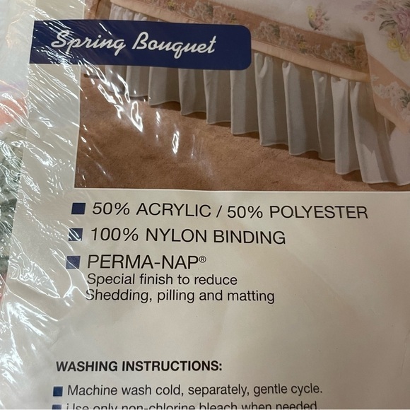 ✅4X Host Pick✅ Beacon Manufacturing Twin/Full Spring Bouquet Blanket - Picture 5 of 8